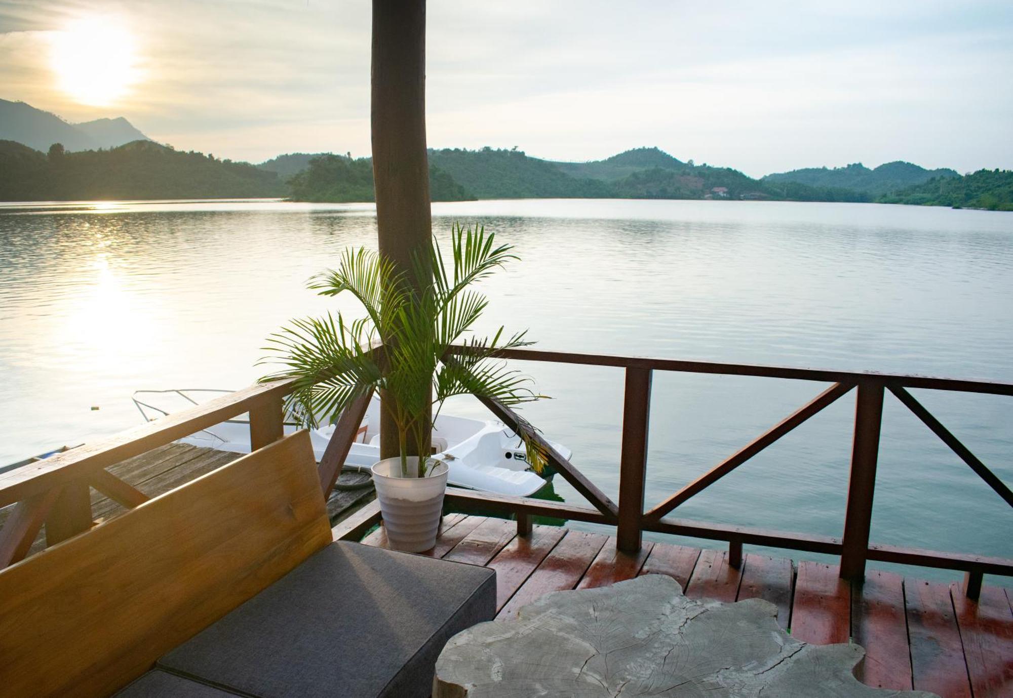 Sunset Nam Ngum Resort Vang Vieng Exteriör bild