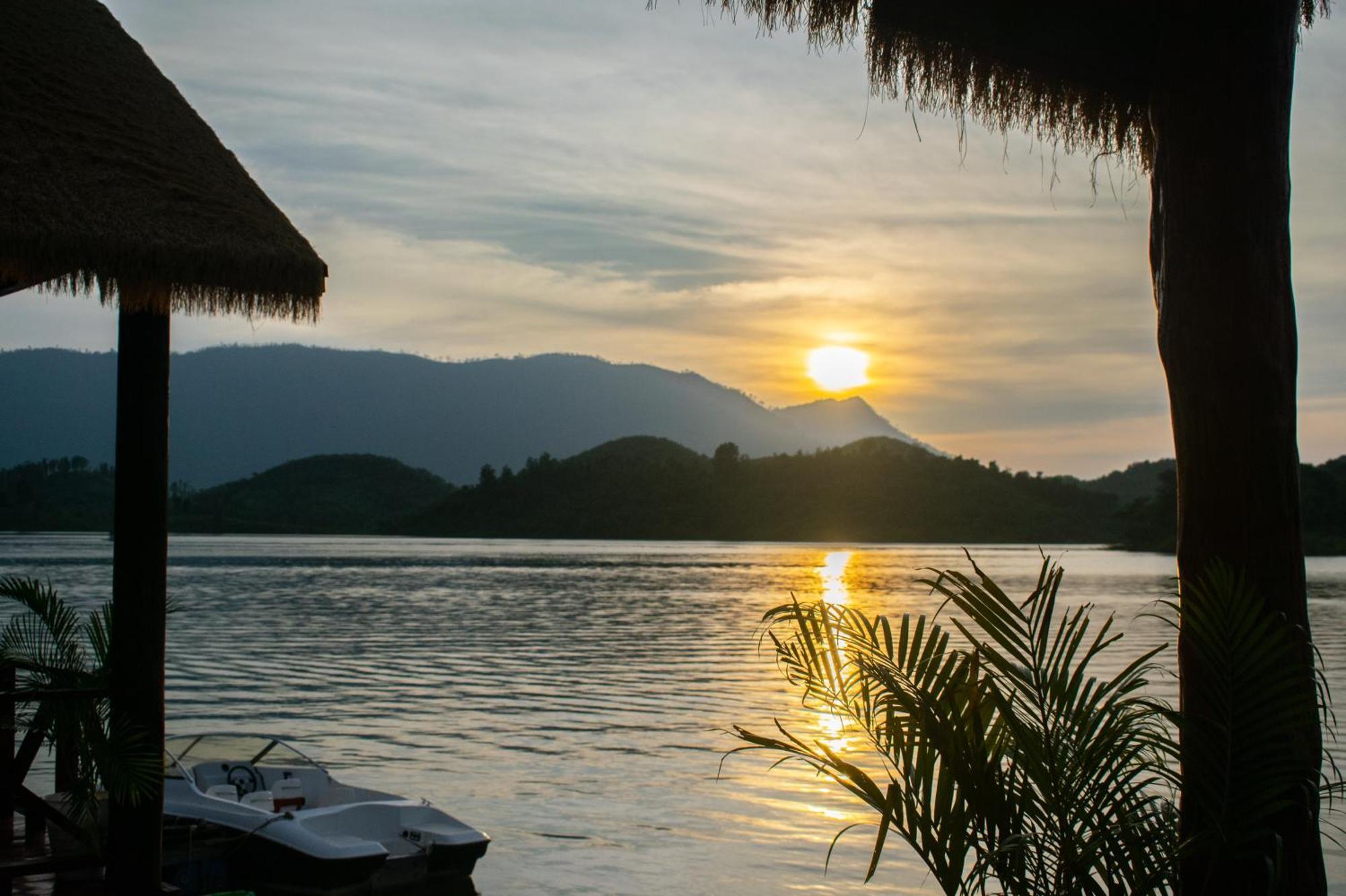 Sunset Nam Ngum Resort Vang Vieng Exteriör bild